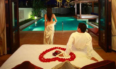 45 Sensual And Romantic Bedroom Design For Honeymoon Information