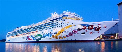 Panamax Cruise Ship Norwegian Pearl Meyer Werft