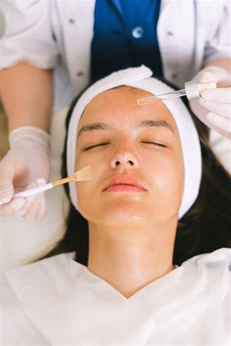 5 Facial Peel Benefits That Bring Back Vitality