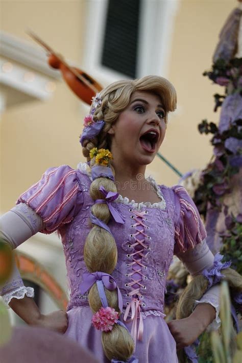 Rapunzel In Disney Festival Of Fantasy Parade At Magic Kigndom 3