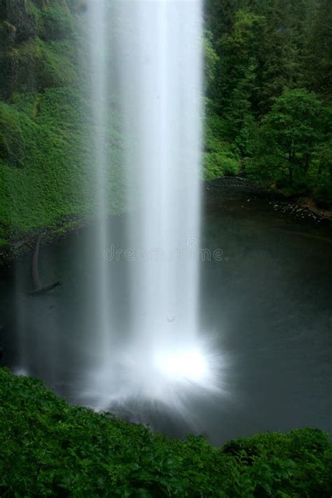 Vertical Waterfall Stock Image Image Of Fluids Creek 10168155
