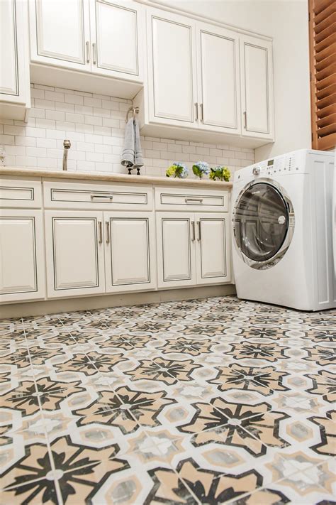 Photo Page  HGTV