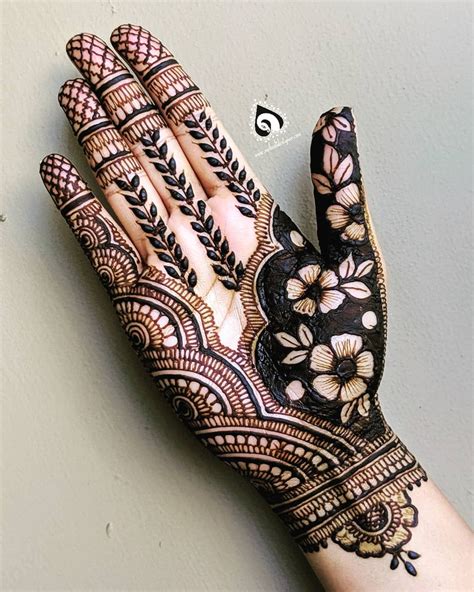 Simple Mehndi Designs For Left Hand Palm By Henna Artists