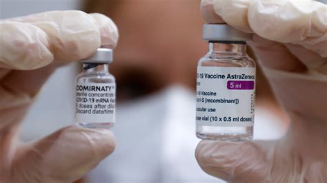 Mixing Pfizer Astrazeneca Vaccines Gives Strong Covid Protection Study Finds The New York Times