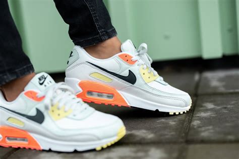 Nike Womens Air Max 90 Summit Whitedark Smoke Grey Barely Green