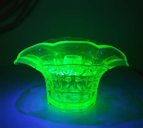 A recent study into common drinking glasses has found that many could contain dangerous amounts of toxins. Uranium Glass for sale in UK | 72 used Uranium Glass
