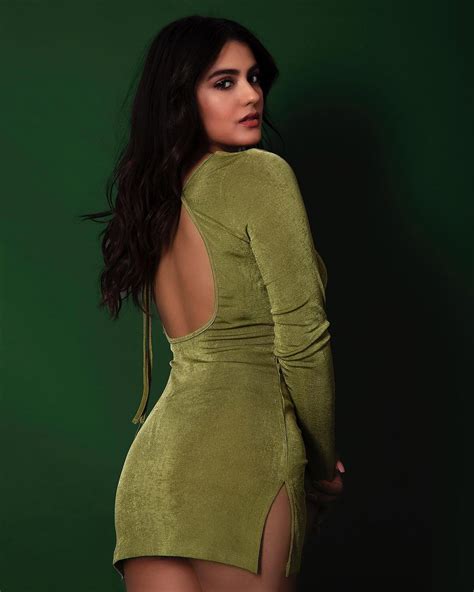 Kavya Thapar Flaunts Her Fine Curves In This Backless Short Outfit