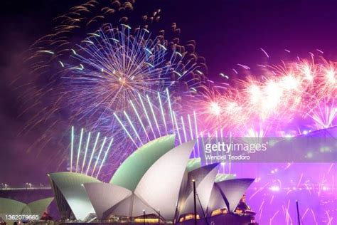 Sydney Fireworks New Years Eve Fotografías E Imágenes De Stock Getty