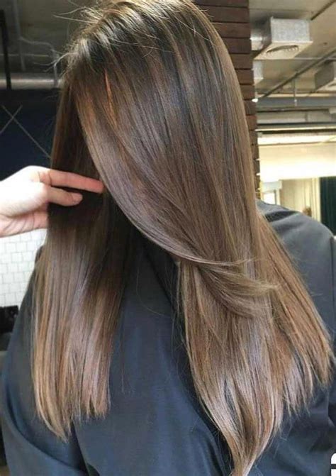 Hermoso Color De Cabello Casta O Claro Para Probar Una Nueva