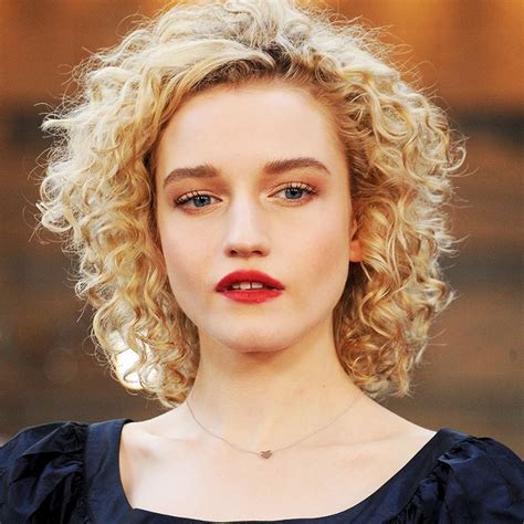 25 Perfect Short Haircuts For Curly Hair