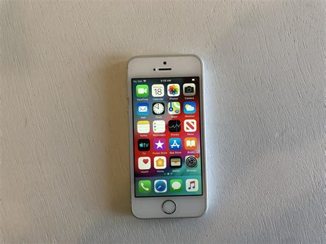 Apple Iphone Se 1st Gen 2016 Unlocked Silver 16gb A1662