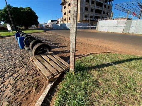 Cuatro supuestos asaltantes fueron abatidos por la policía federal del brasil tras un enfrentamiento en la frontera con paraguay. En Brasil amenazan con denunciar a Paraguay por cerrar la ...