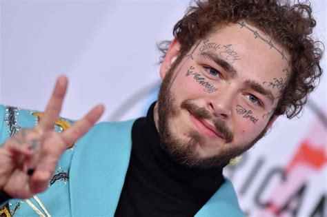 Rapper Post Malone Falls Off Stage In St Louis