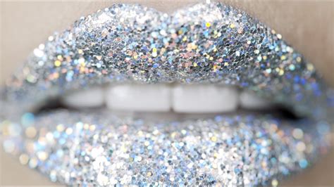 3d Silver Holographic Glitter Lips Makeup Tutorial Youtube