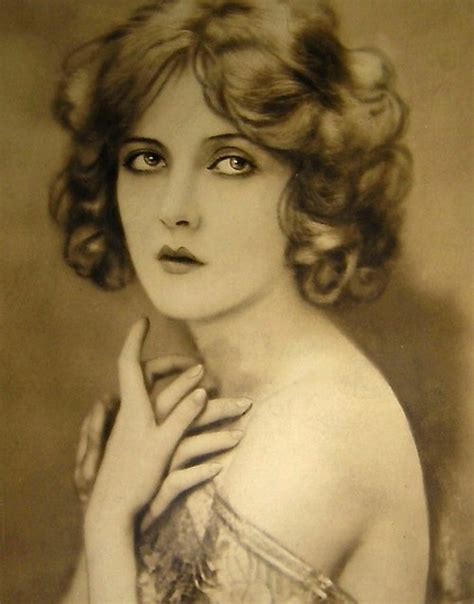 Mary Nolan Era De 1920 Ziegfeld Follies Showgirl Blanco Y Etsy España Vintage Photography