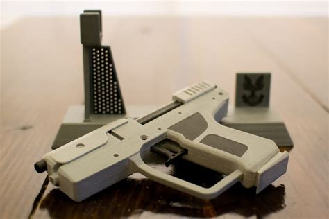 Freaken Crazy 3d Printed Gun Halo Magnum
