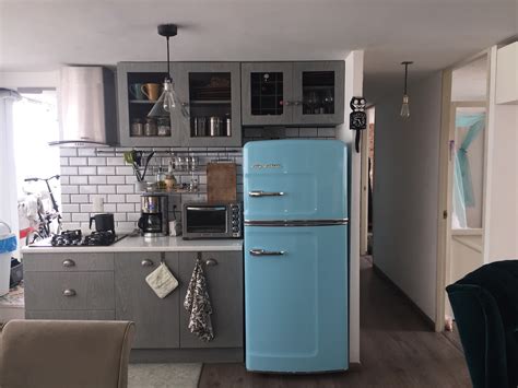 Big chill are modern appliances enclosed in a vintage casing design. 13 Must See Retro Big Chill Kitchen Layouts | Big Chill