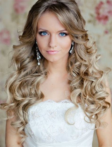 Curl from the middle length of the hair down to the tip with a curling iron. 65 Prom Hairstyles That Complement Your Beauty - Fave ...