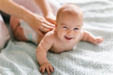 Massage Bébé Quels Bienfaits Et Comment Le Réaliser