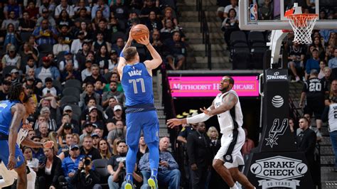 Demar Derozan Out Duels Luka Doncic In San Antonio Spurs Overtime Win