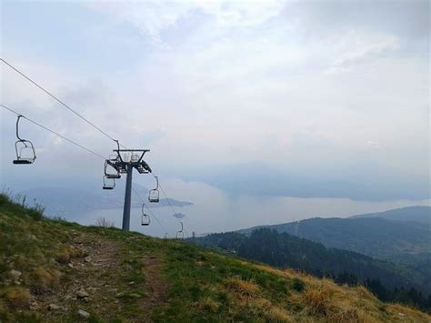 A ski resort with 21 km of downhill skiing slopes is located on mottarone. Mottarone Cable Car (Stresa) - 2020 Alles wat u moet weten ...