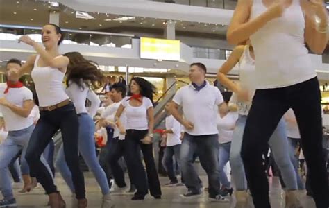 Video The Dominican Republic Gets Montreal Dancing Travelweek