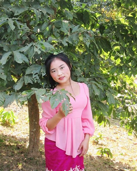 hmong-women-flower-hmong-girl-02-photograph-by-rick-piper-photography