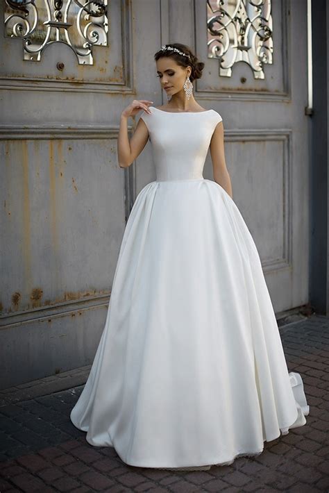 Real Sample Wedding Dresses Cap Sleeve Satin White Ivory