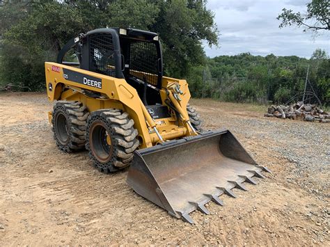 Mini Excavator Vs Skid Steer Whats The Difference Whats Better