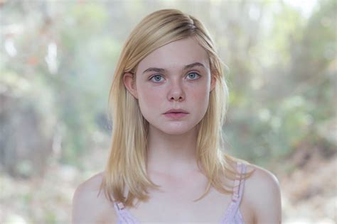 Free Download Actresses Elle Fanning Hd Wallpaper Wallpaperbetter