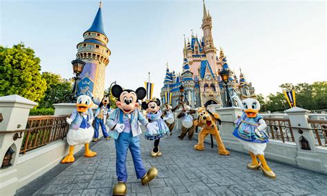 Os Personagens Da Disney Estão Voltando Aos Parques E Cruzeiros Dos Eua