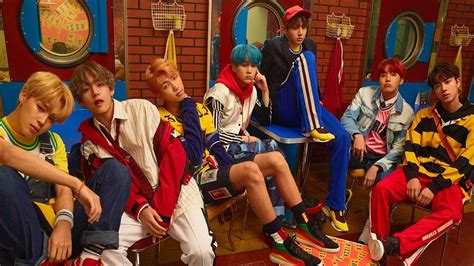 A place for fans of v (bts) to view, download, share, and discuss their favorite images, icons, photos and wallpapers. Bts Group Photo Cute | Kumpulan Gambar Bagus
