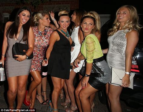 Towies Sam Faiers Helps Ferne Mccann Celebrate Her Birthday On A London Night Out With The