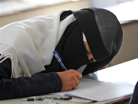 Keep To The Status Quo On Wearing The Niqab In School The Independent