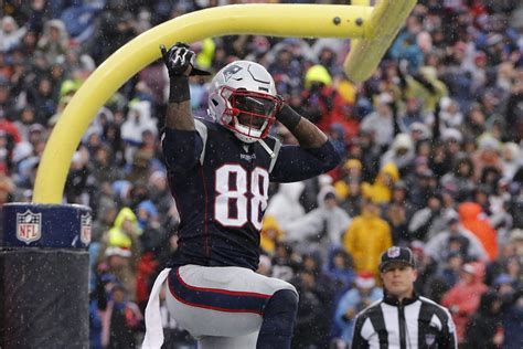 Martellus Bennett Equates Winning Football Games With The Patriots To Having Sex