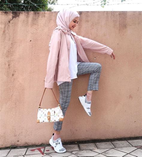 Always Room For More Pink In Life Hijab Style Casual Hijabi Outfits Casual Outfit Hijab Hijab