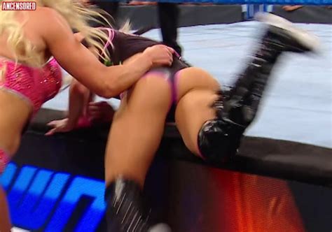 Alexa Bliss Desnuda En Wwe Monday Night Raw