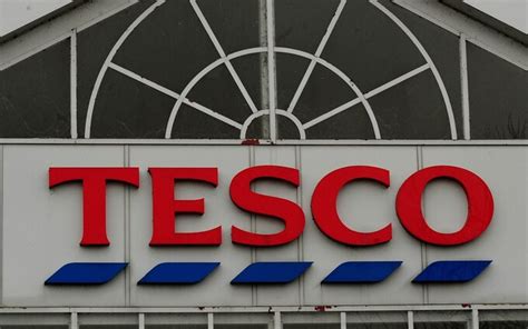 Tesco Store Manager Catches Shoplifter And Offers Him A Job