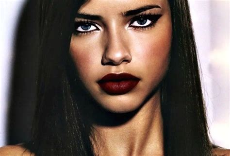 Adriana Lima Dark Lips Eye Liner Perfect Dark Berry Lipstick