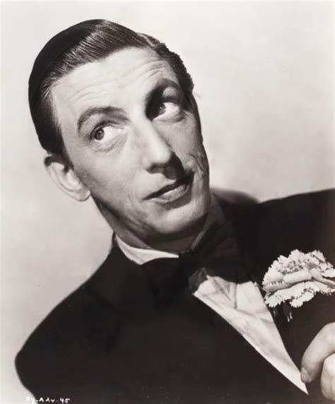 Ray Bolger as the s version Twiddle Dee and Twiddle Dum Portraits célèbres Portraits
