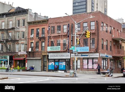 Lenox Ave Harlem Hi Res Stock Photography And Images Alamy