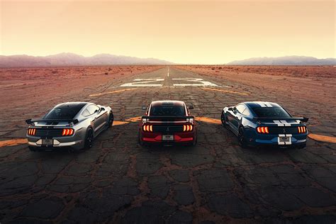 2020 Ford Mustang Shelby Gt500 Roars Into Detroit With 700 Hp Loads Of