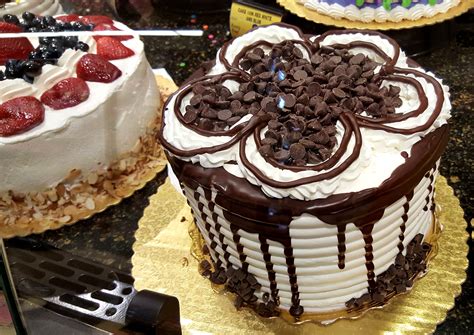You'll find tips on decorating, stabilizing tiers, and more. Safeway Cakes - Tasty Island
