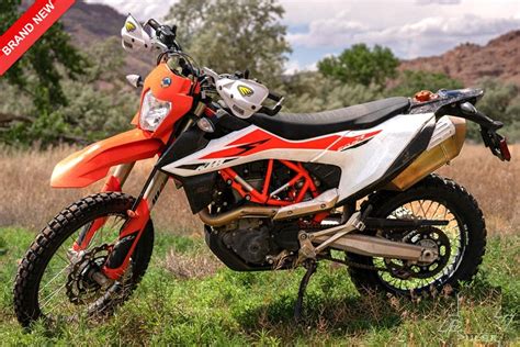 Key features of this bike is a gear indicator in the instruments that's a mix of analog and digital, an adjustable suspension, and a fuel map selector. KTM 690 Enduro R Price in PH | Kasama Ang Presyo