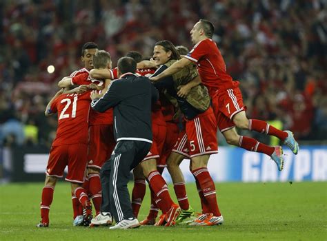 Bayern münchen vann champions league 2019/2020. Bayern Munich players celebrate winning the Champions ...