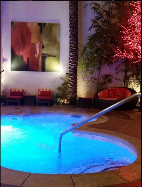 Relax Late Night At The Golden Nugget Hot Tub Las Vegas Hotels Las Vegas Pool Hotel