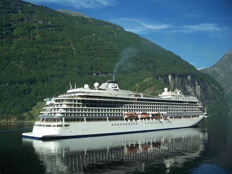 Top Rated Small Ship Cruise Line To British Isles