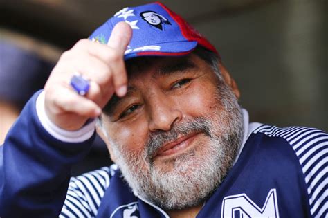 Muere maradona 🔴 | el astro argentino ha fallecido a los 60 años en su casa de tigre a causa de un paro cardíaco. Football legend Diego Maradona offers pay cut to help ...