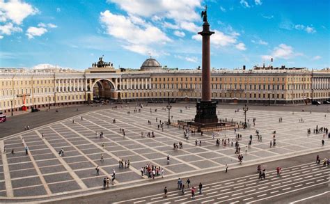 История и обзор Дворцовой площади в Санкт Петербурге