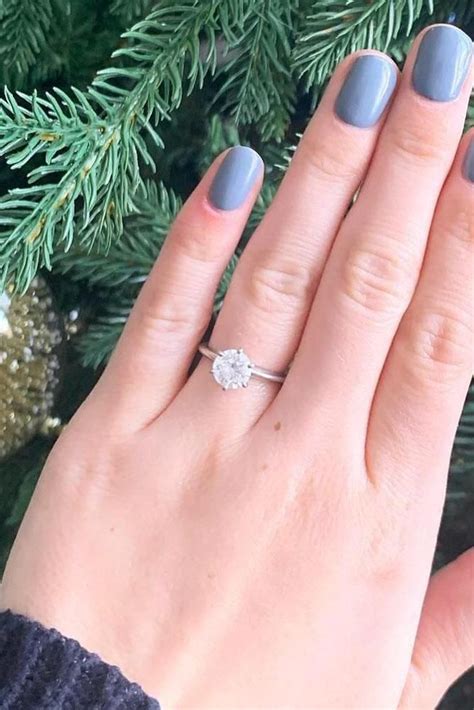 21 Simple Engagement Rings For Girls Who Love Classic In 2020 Popular